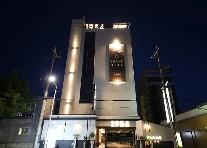 1954 酒店